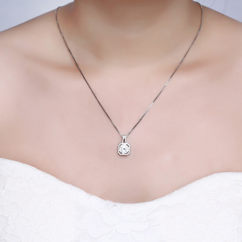 Square Zircon necklace